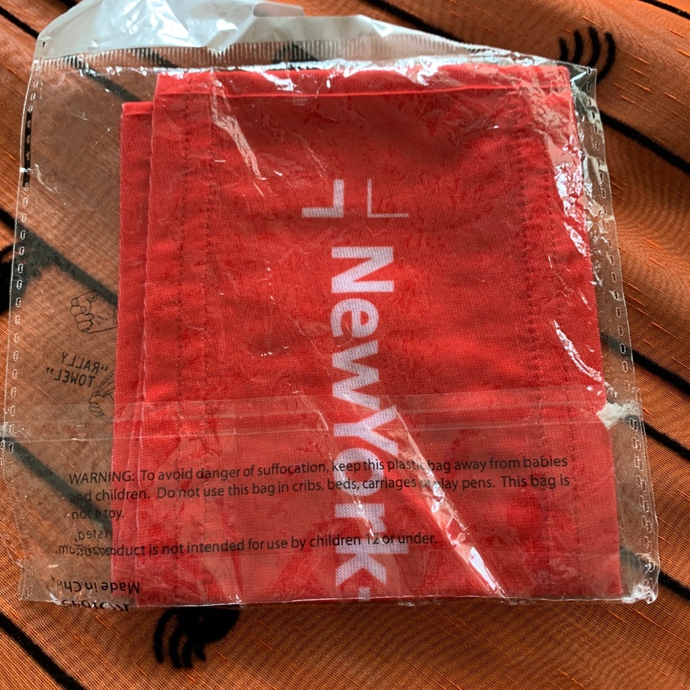 NWOT Bandana Wear.  FREE🔥🔥 w/ any other purchase! - Picture 2 of 2